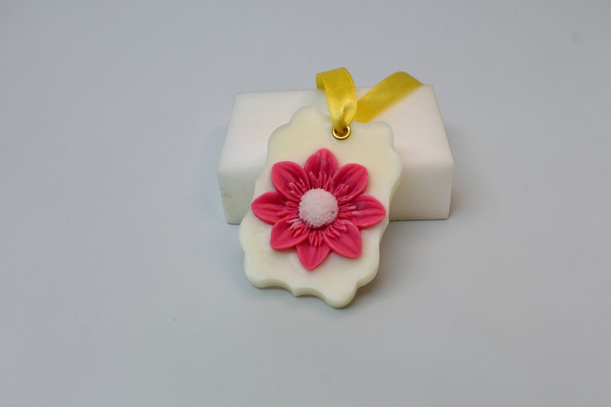 odorizante dulap cu design floral din ceara parfumata colectia Florala Luxora pentru dulapuri si sertare