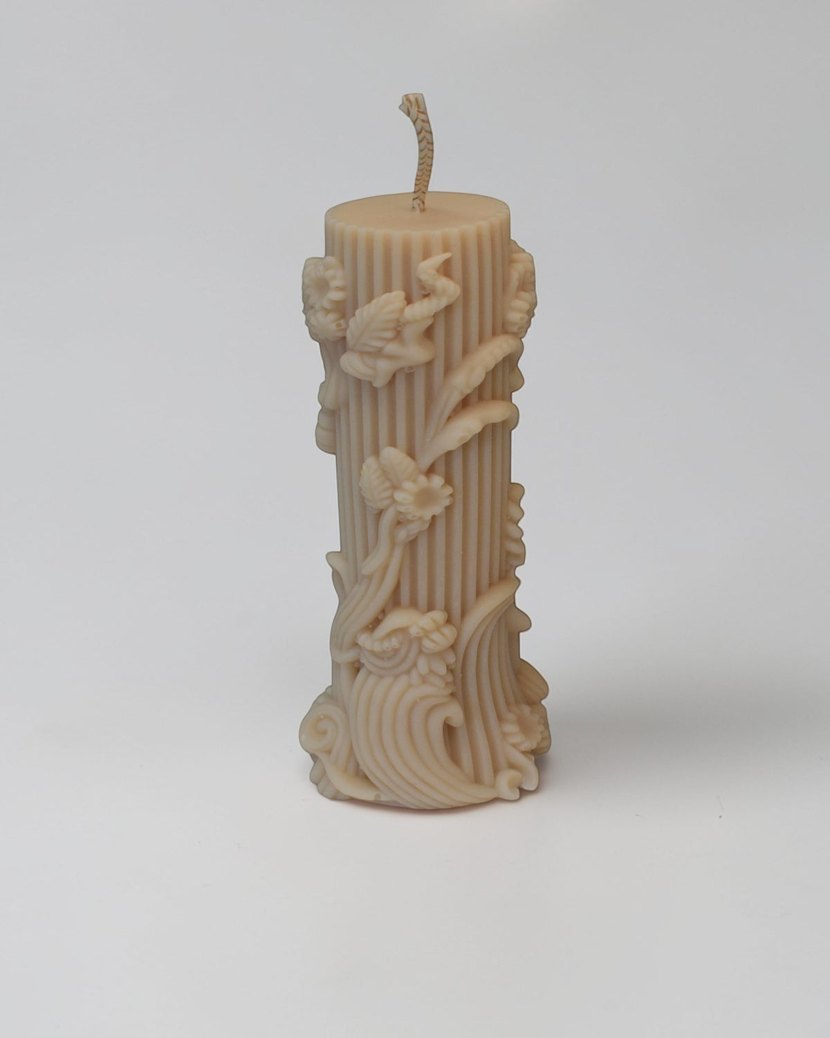Lumânare decorativă sculpturală Flora realizată manual din ceară de soia