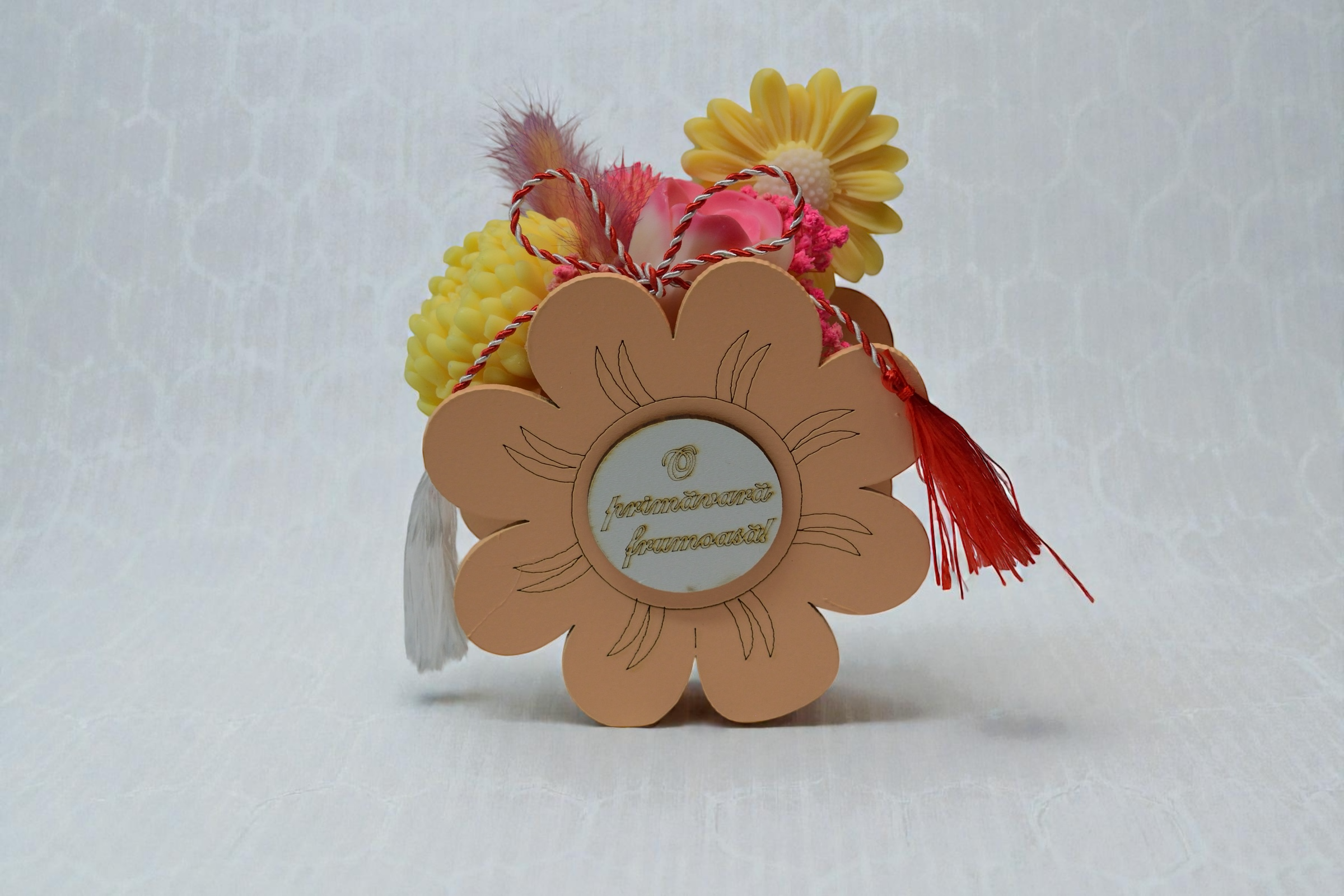 Set Mărțișor 1 Martie – Floare Decorativă cu Aranjament - Luxora Candles