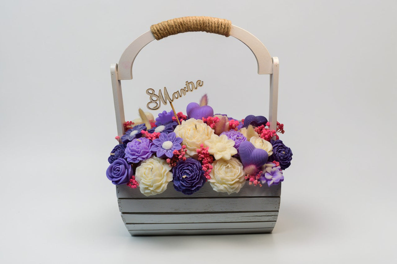 Set Cadou 8 Martie – coș cu flori - Luxora Candles