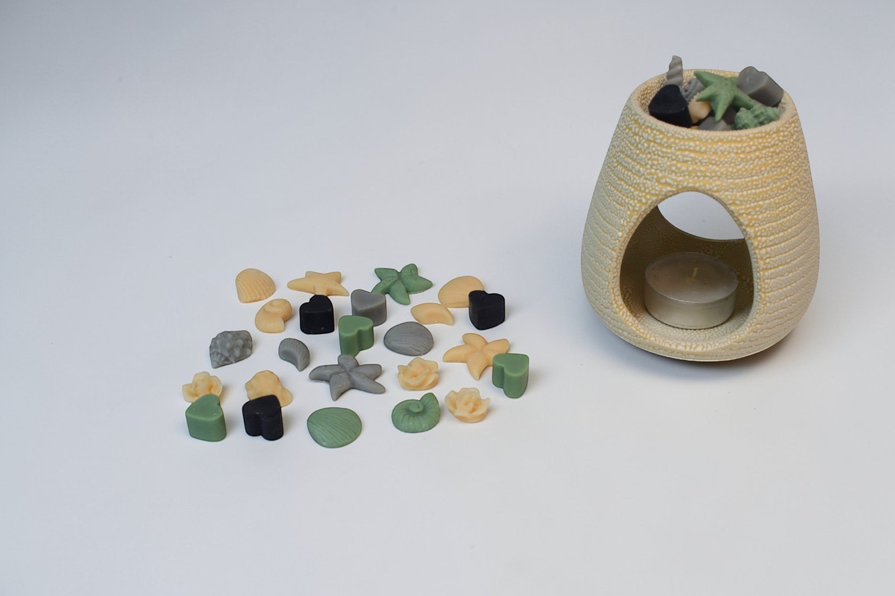 wax melts parfumate Luxora din ceară de soia, forme decorative mixte flori și scoici, parfum pentru casă utilizat cu arzător ceramic