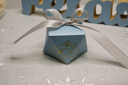 Cutie pentru mărturii în formă de diamant, concepută pentru ambalarea elegantă a lumânărilor de mărturie
