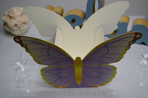 Cutie pentru mărturii în formă de fluture, concepută pentru ambalarea elegantă a lumânărilor de mărturie
