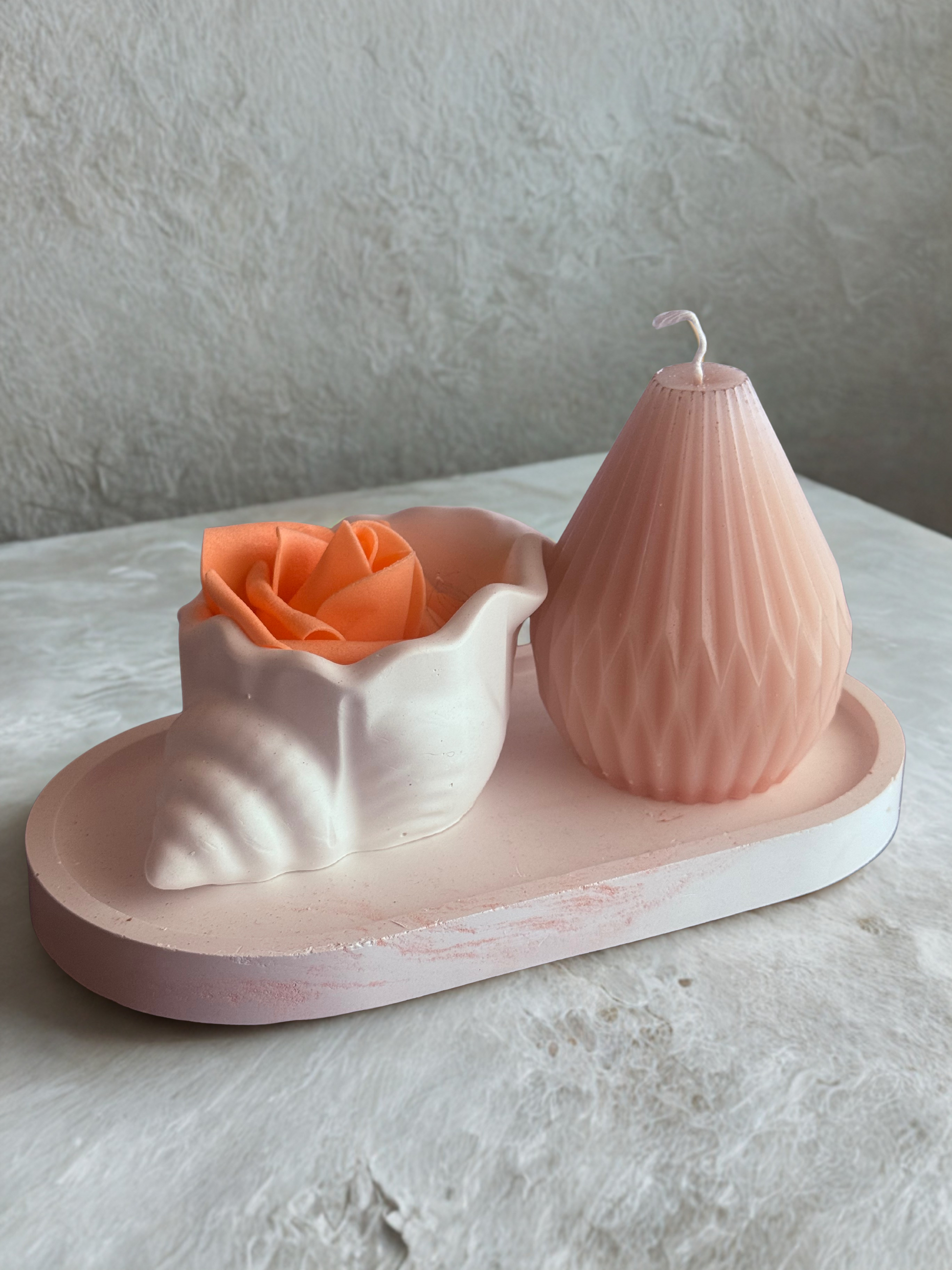 Lumânare decorativă “Shell Bloom” – roz pastel, design elegant