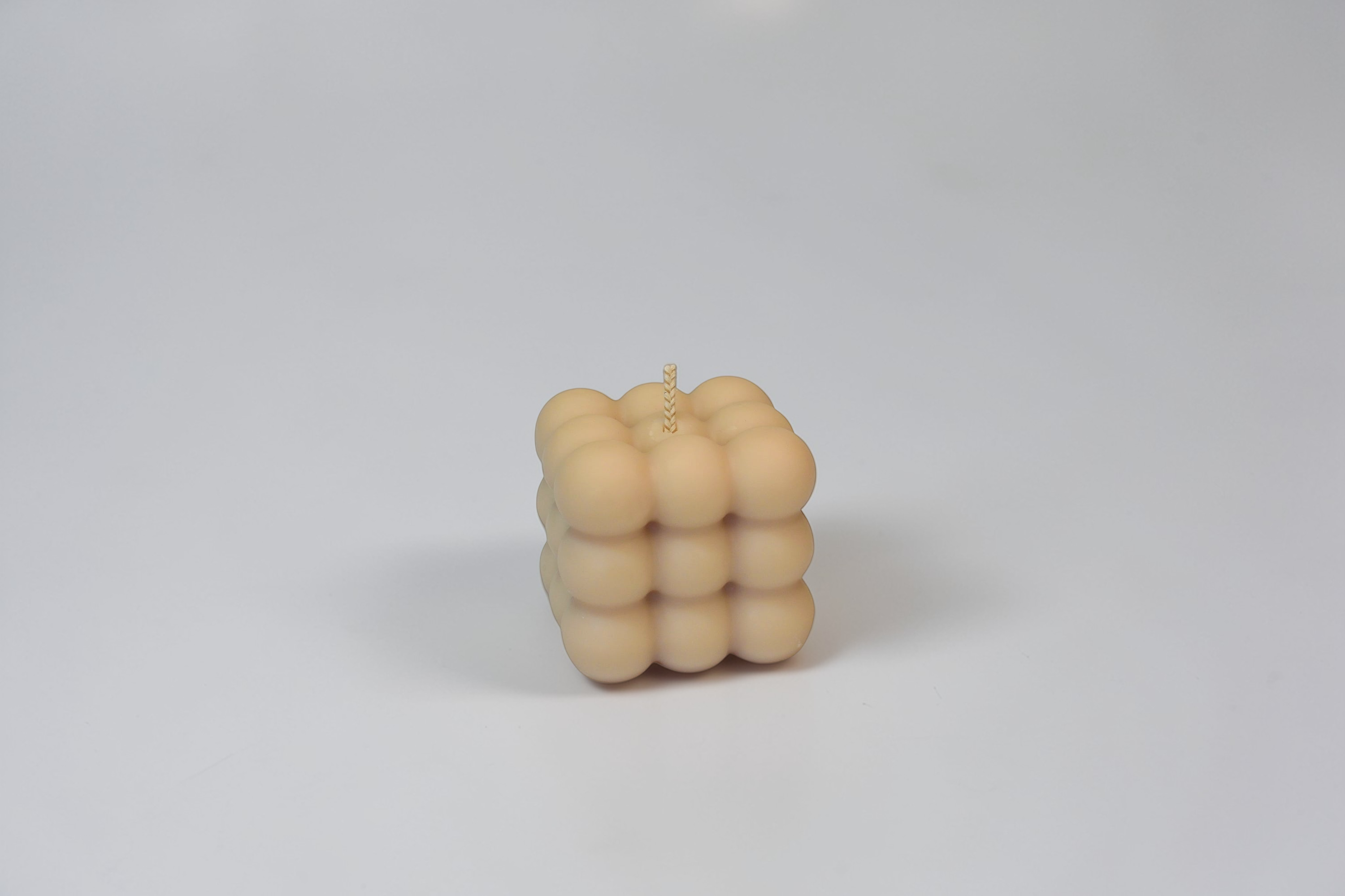 Lumânări decorative Bubble Cube Nova realizate manual din ceară de soia în două dimensiuni