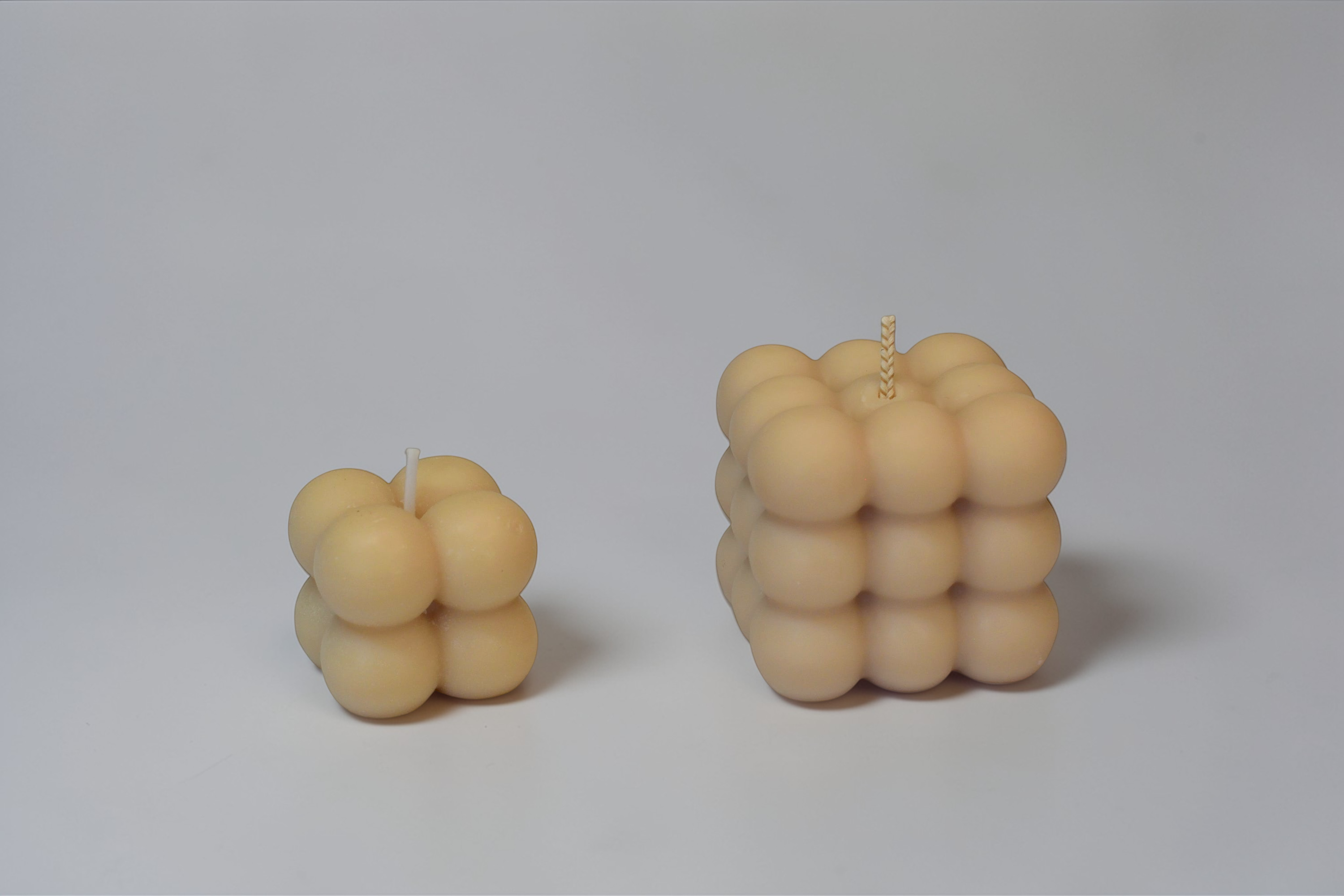 Lumânări decorative Bubble Cube Nova realizate manual din ceară de soia în două dimensiuni