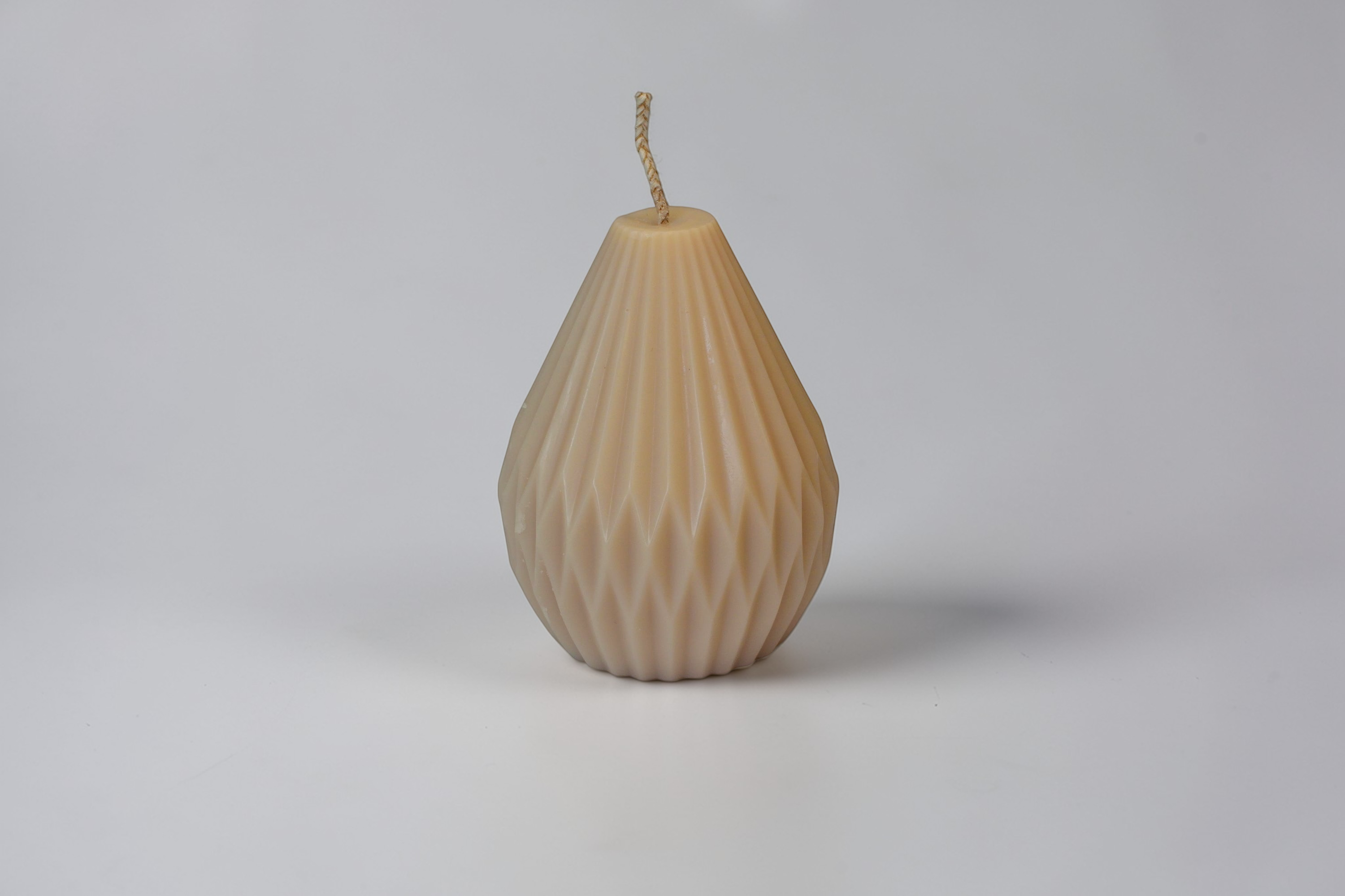 Lumânare decorativă din ceară de soia în formă de pară