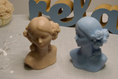 Lumânare decorativă – portret feminin cu coafură florală