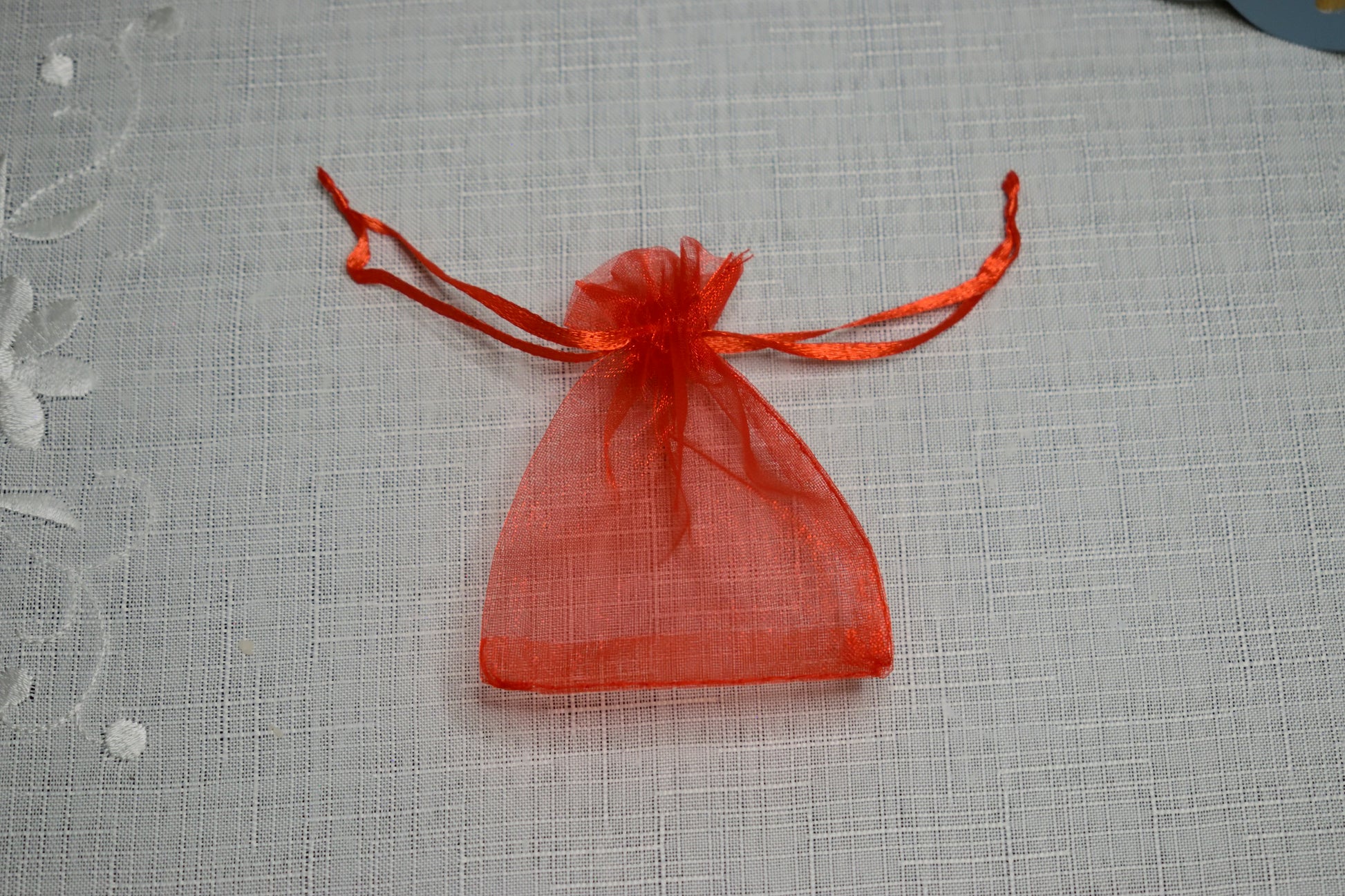 Punguță din tifon pentru mărturii, potrivită pentru ambalarea elegantă a lumânărilor de mărturie
