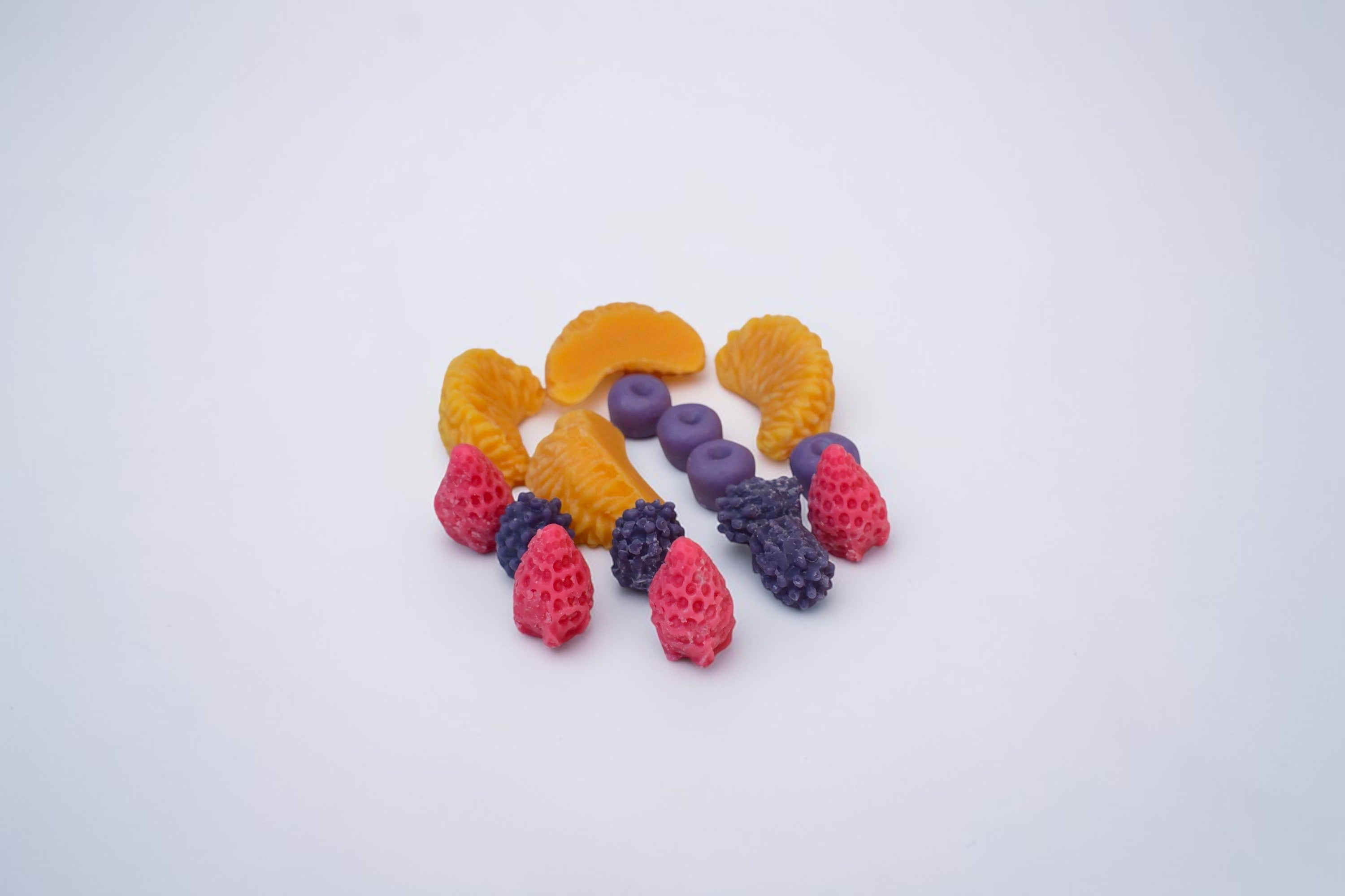 wax melts parfumate din ceara de soia colectia Nectar cu forme inspirate din fructe si design minimalist